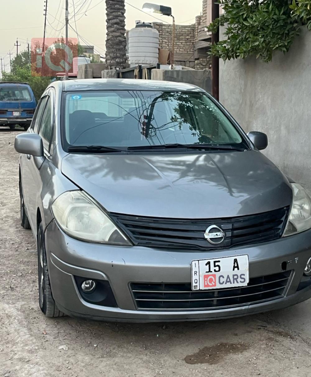 نيسان فيرسا